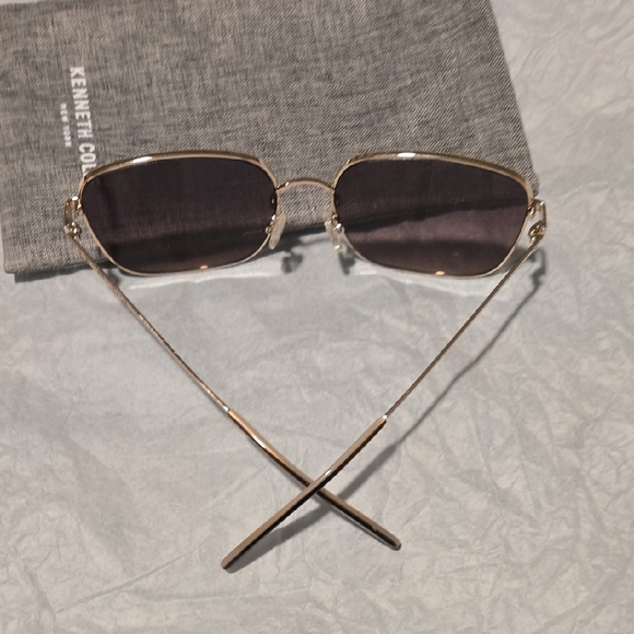 Kenneth Cole New York Gold Sunglasses with Gradient Brown Lenses Size- 60:17:140